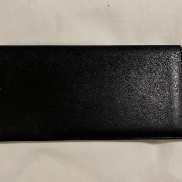 Cartier Calfskin Black long wallet w maroon inside, silver scroll on corners - Picture 5 of 10
